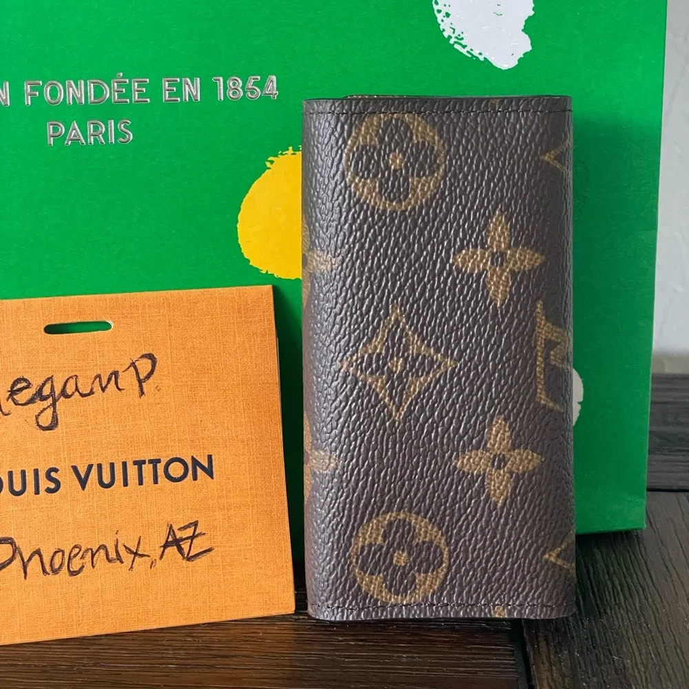 Louis Vuitton 4 Key DISCONTINUED
